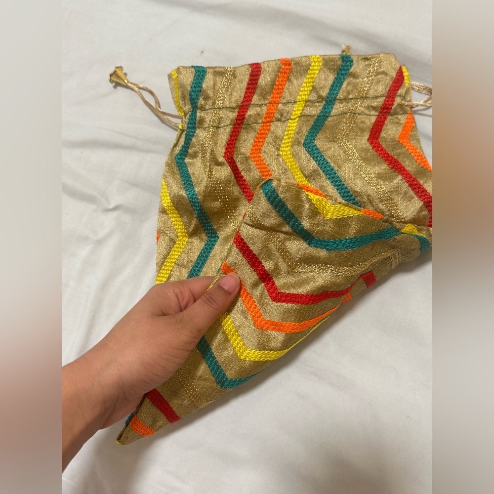 Colorful Golden Drawstring Bag - Picture 4 of 4